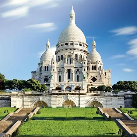 Chic Studio Near Paris *